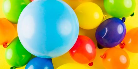 Découvrir les ballons à l'école maternelle