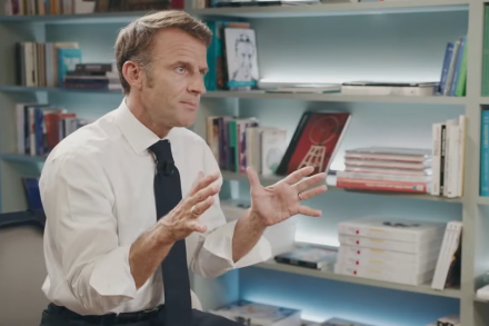 Avancer la rentrée : l’idée d’Emmanuel Macron pour repenser les vacances scolaires. 