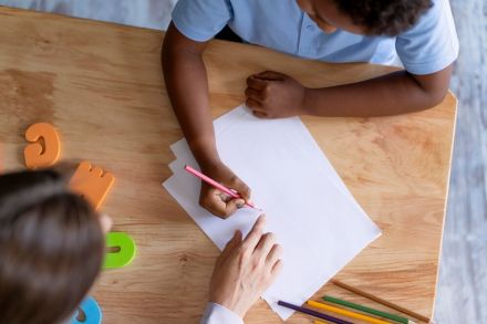 Devoirs à la maison : une épreuve pour certaines familles
