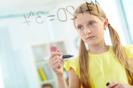 TIMSS 2023 : Les inégalités filles-garçons en mathématiques s’accentuent