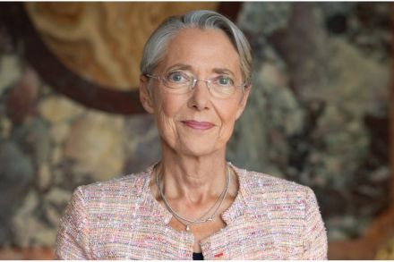 Élisabeth Borne : une ministre pas « spécialiste » mais qui fait de l'éducation sa « priorité »