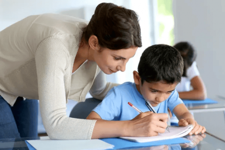 La loi visant à protéger l'école et les personnels qui y travaillent est adoptée par le Sénat