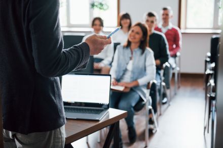 Réforme de la formation initiale : le contenu dévoilé par le ministère 