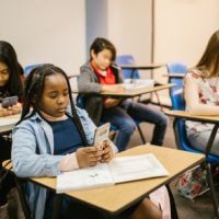 Interdiction des téléphones portables à l'école : les Pays-Bas s'interrogent 